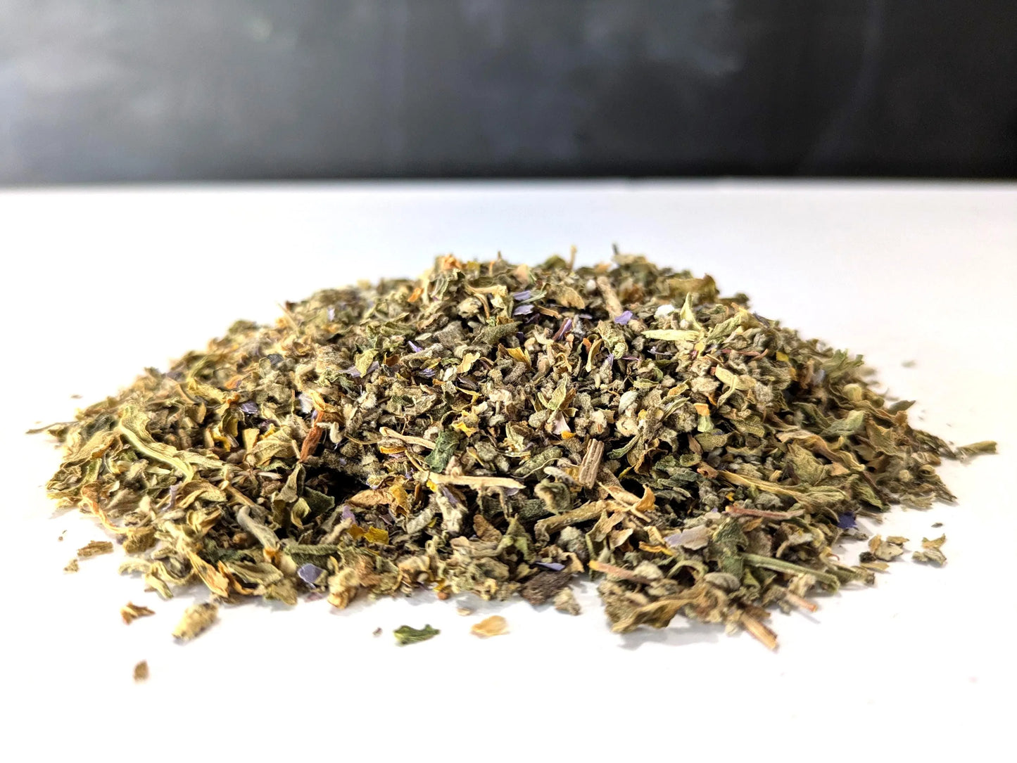 Solar Glow Herbal Smoke Blend – Damiana, Mullein, Blue Lotus & Kanna