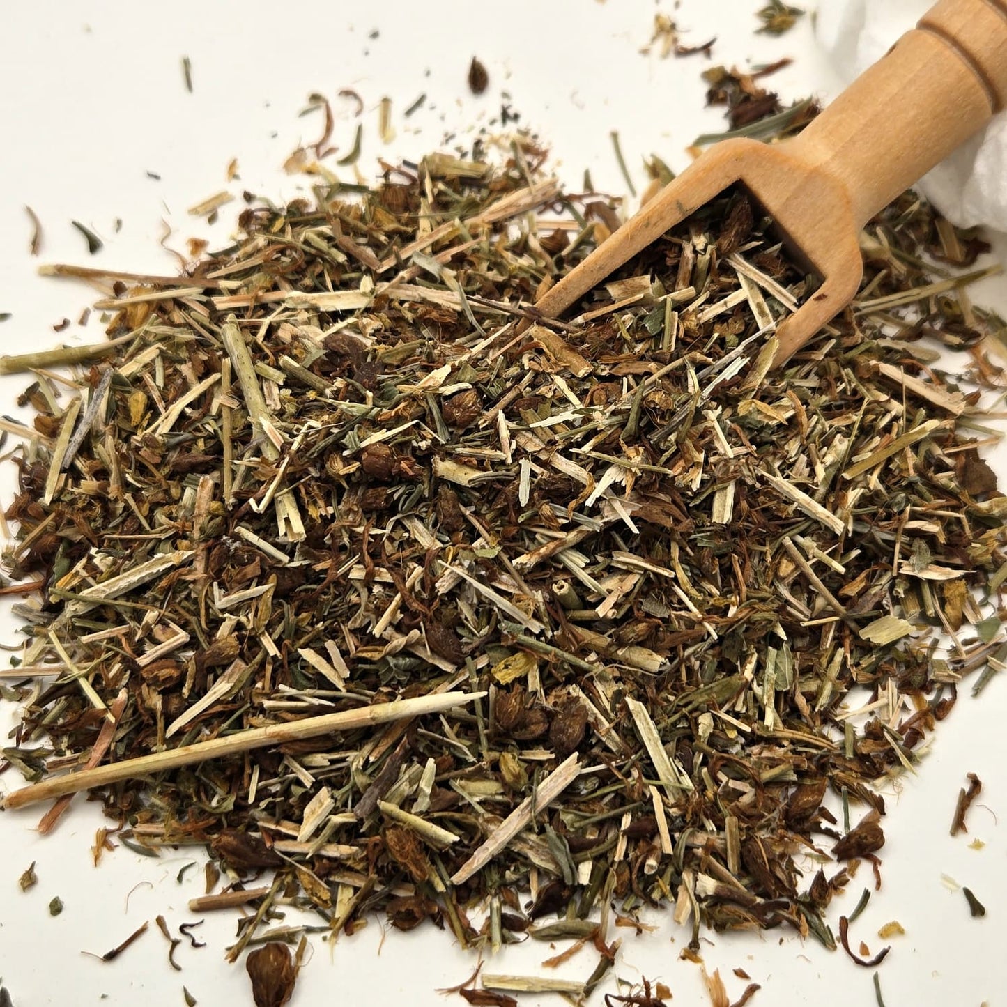 Organic St. John’s Wort Herb (c/s) – Cut & Sifted Hypericum perforatum