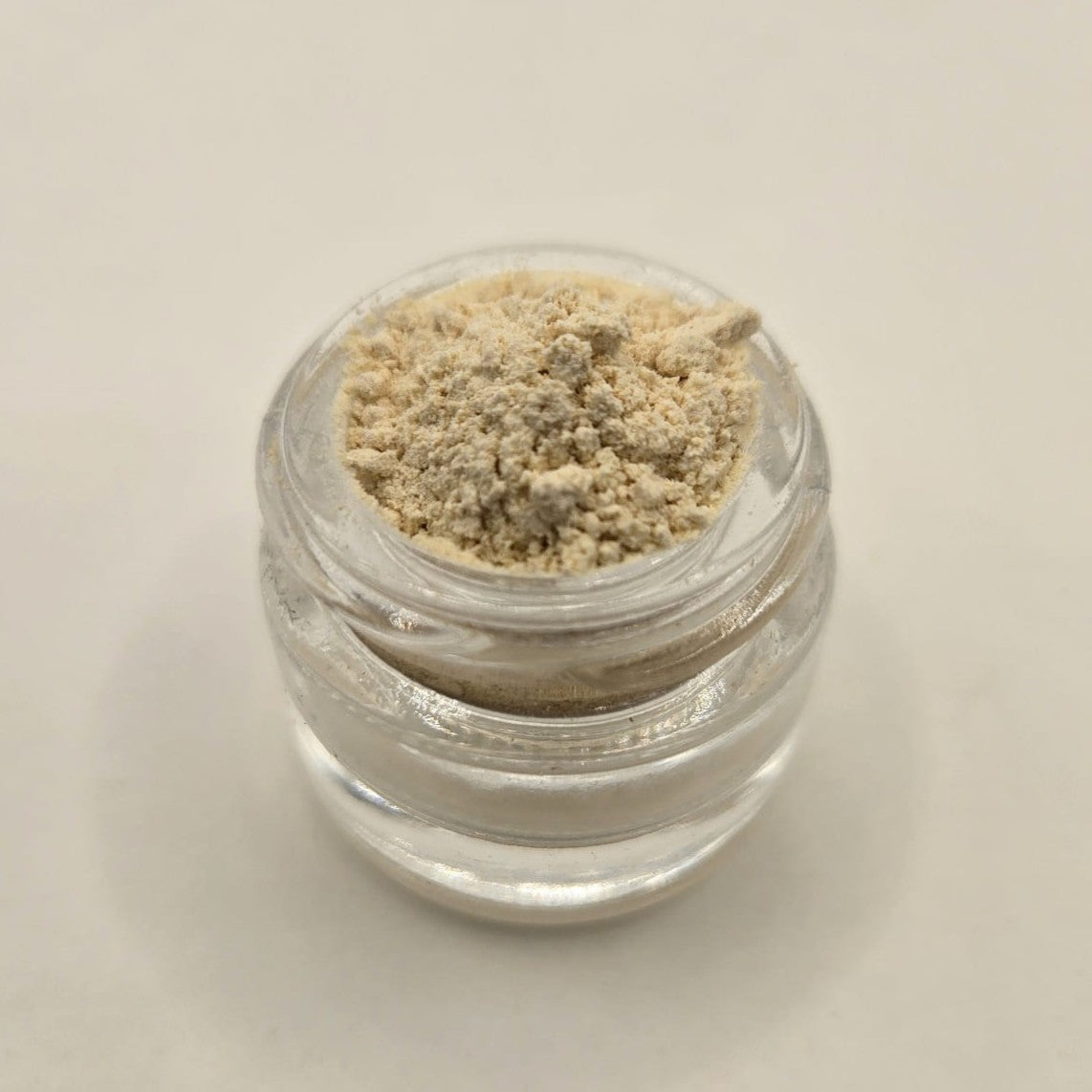 Kanna extract MT-55 in a glass jar by Astral Herbal.